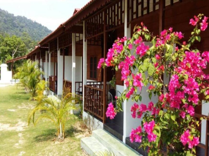 Pangkor Waterfall Beach Resort Kampung Teluk Nipah Buitenkant foto